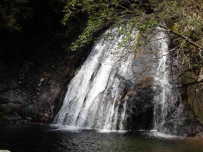 P4020098.jpg (105.17 KiB) 閲覧された回数 7697 回 スラブ10m滝