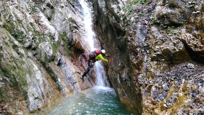 KIMG0147.jpg (208.09 KiB) 閲覧された回数 9460 回 凹状滝-2