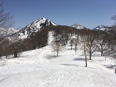 IMG_1462.jpg (223.48 KiB) 閲覧された回数 5021 回 正面の堂津岳がカッコイイ