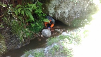 三のくぐり出口-KIMG0257.jpg (90.22 KiB) 閲覧された回数 7863 回 3の胎内くぐり出口