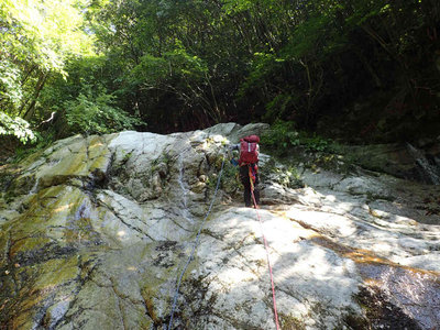 P6170012.jpg (112.24 KiB) 閲覧された回数 4445 回 最初の10m滝