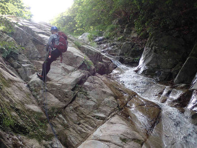 P6170068.jpg (94.89 KiB) 閲覧された回数 4447 回 天狗谷F4の懸垂下降