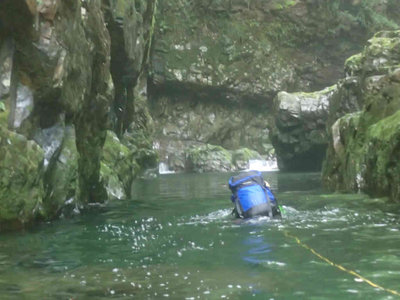 P7290116.jpg (50.59 KiB) 閲覧された回数 7293 回 ロープを引っ張って泳ぐmichiさん