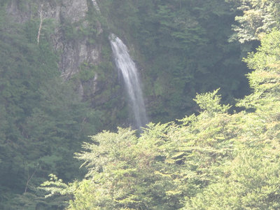 火事場跡からの不動滝