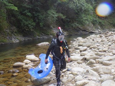 RIMG4398.JPG (305.95 KiB) 閲覧された回数 11282 回 スパイでも特殊部隊でもありません。可愛い浮き輪が目印