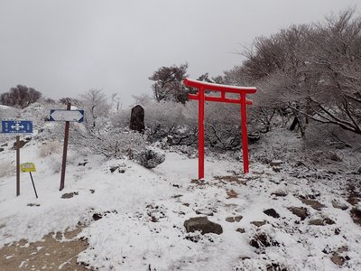 赤い鳥居.jpg (325.45 KiB) 閲覧された回数 4296 回 八風峠