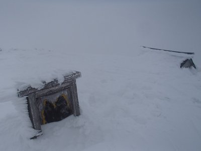 s-PC169237.jpg (34.84 KiB) 閲覧された回数 3407 回 自業自得、ホワイトアウトの銀杏峰