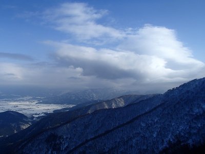 s-PC169214.jpg (57.86 KiB) 閲覧された回数 3728 回 経ヶ岳・荒島には既に雲。