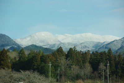 resizeIMGP0098.jpg (152.72 KiB) 閲覧された回数 5698 回 麓から見上げる御池岳方面。