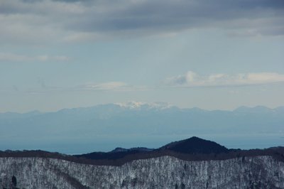 resizeIMGP0302.jpg (109.11 KiB) 閲覧された回数 16565 回 琵琶湖越しの霊仙山