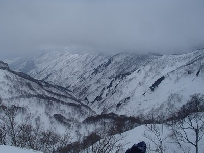 s-P1209492.jpg (84.83 KiB) 閲覧された回数 4145 回 向こうを下れば闇下は確実。