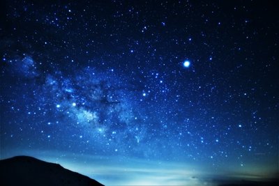 越百山と天の川。