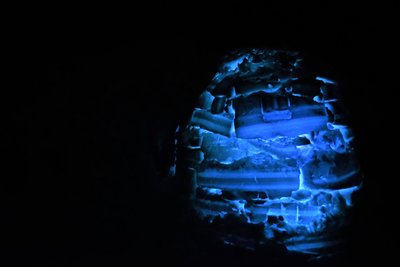 外から見た夜のイグルー　