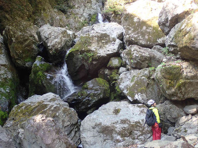 P4220017.jpg (101.45 KiB) 閲覧された回数 5313 回 大岩帯