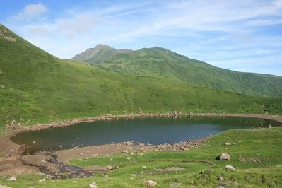 鳥海山と鳥海湖