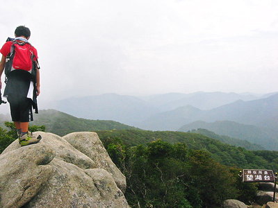 ●　近江側は晴れてるよ、雲は伊勢側から立ち昇って消える