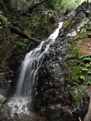DSCF0978.JPG (327.33 KiB) 閲覧された回数 7878 回 避難小屋直下の6m滝