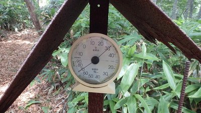 稜線の温湿計