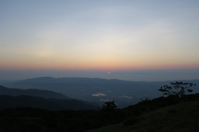 日の出前の一瞬