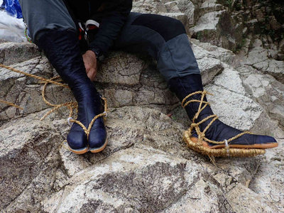 P8280056.jpg (109.09 KiB) 閲覧された回数 4084 回 天然記念物並みの足袋と草鞋