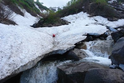 逃げるならココや！