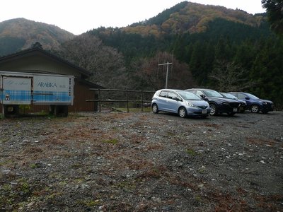 駐車場.jpg (357.36 KiB) 閲覧された回数 4402 回 雷倉登山用専用駐車場