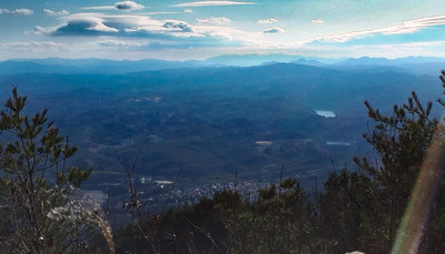 20190101-20190101_141534.jpg (970.3 KiB) 閲覧された回数 3583 回 実家から40分の展望台、台高の山も見えた!