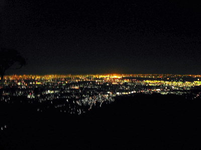 ● 夜景が輝く100億円の眺めだね