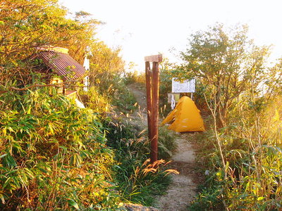 ● 誰もいない、風が有っても当たらない好いテンバでした