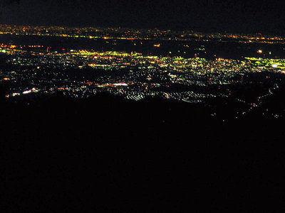 伊勢湾、知多.JPG (80.9 KiB) 閲覧された回数 10383 回 ● 伊勢湾に浮ぶ船の数、海が狭く感じるよね、鳥羽~伊良湖に大橋掛けるべきだろうな思うよな