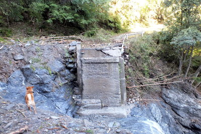 DSCF2231.jpg (197.14 KiB) 閲覧された回数 7109 回 崩壊現場