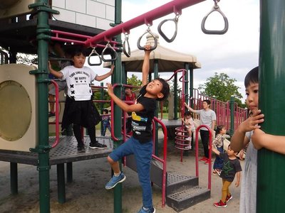 ホールドをつかみ損ねた。グーなら確実に滑落遭難。