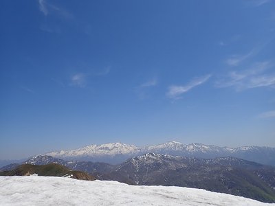 経ヶ岳から白山.jpg (54.52 KiB) 閲覧された回数 4634 回 白山別山の前衛に赤兎と左に大長山