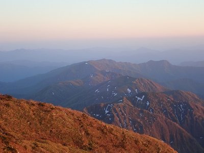 野伏夕景.jpg (72.63 KiB) 閲覧された回数 4172 回 野伏(真ん中)も赤く染まる