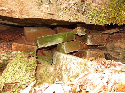 これが赤嵓滝谷三俣の岩本式木材乾留炭化装置跡でしょうか？