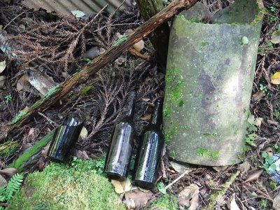 サクラビール瓶と土管