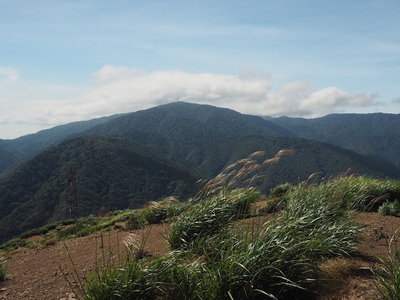 正面に大御影山