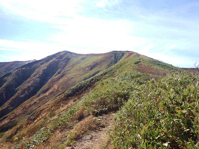 PA180068.jpg (96.46 KiB) 閲覧された回数 2334 回 気持ちのいい稜線