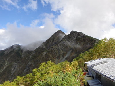 DSC03237.JPG (143.13 KiB) 閲覧された回数 3972 回 小屋から見た塩見岳