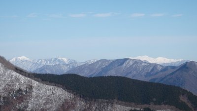 金糞岳(左)と白山