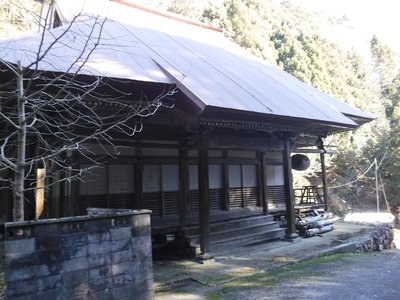 DSCF2706.JPG (255.32 KiB) 閲覧された回数 4517 回 太鼓のかかった甲頭倉の寺