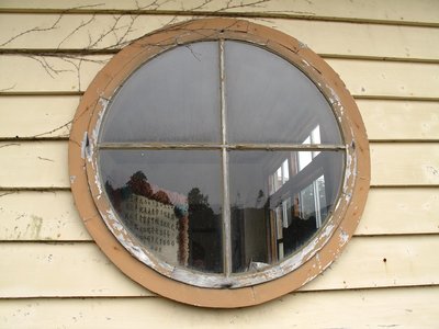 九鬼小学校の丸窓