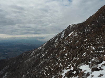 南東尾根から南尾根を眺めて