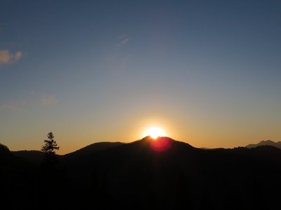 コザトからの日の出