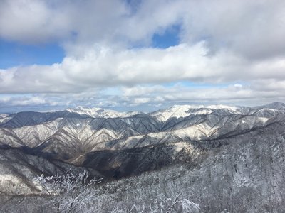 上谷山と左千方.jpg (242.75 KiB) 閲覧された回数 3450 回 上谷山(中央左)と左千方(右)