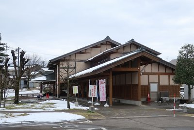 大野市内の雪が多いところでこんなもの<br />大部分は夏と同じ状態で雪のかけらもありませぬ　