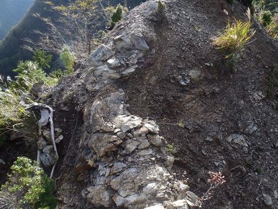 ナイフリッジの浮石