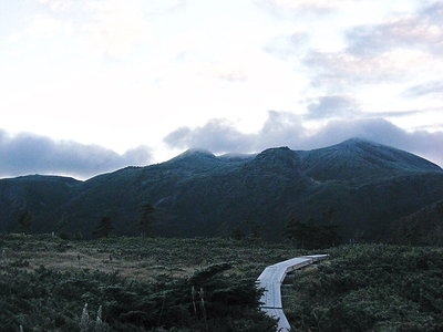 ● 千町ヒュッテ前、シッカリと冷えた朝ですた