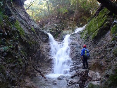 26.jpg (191.57 KiB) 閲覧された回数 3051 回 Y字の滝