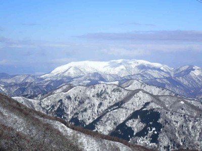 P1040039.jpg (73.78 KiB) 閲覧された回数 4431 回 真っ白に雪をかぶった霊仙